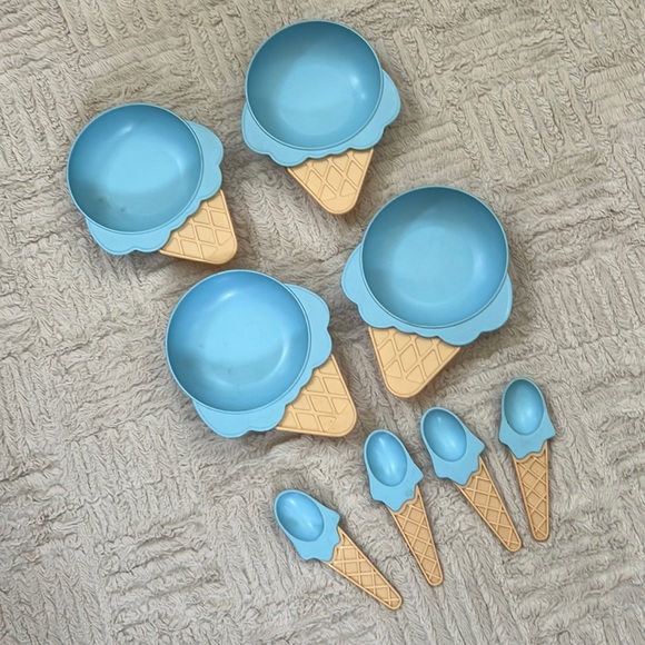 Ice cream cone bowls and spoons Set of 4 bowls and 4 spoons - Picture 4 of 16